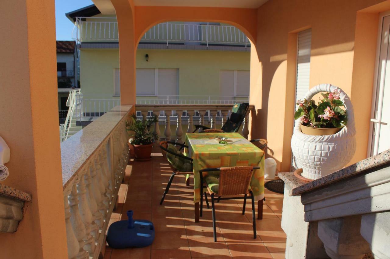 Apartment Sara Novi Vinodolski Dış mekan fotoğraf